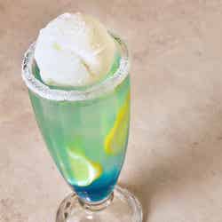 ROOM 52(C)2025 Peanuts Worldwide LLC