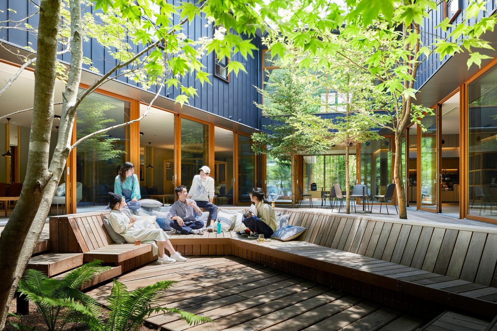 星野リゾート　BEB5軽井沢で「夜桜チルナイト」初開催　真夜中まで桜を楽しむ春イベント