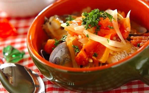 魚介の出汁が効いて美味、簡単に作れる「アクアパッツァ」