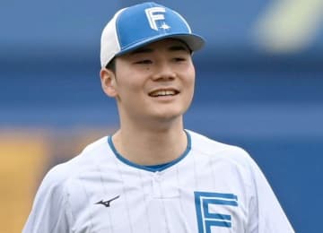 「サッカーユニも似合うってどういう事！！」 日本ハム・清宮がW杯イヤーにサムライブルーで合同自主トレ報告 SNS「お似合い」「日本代表カッコいい」