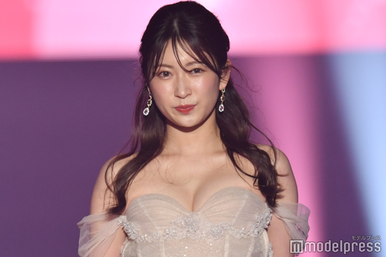 吉田朱里、吉本興業所属発表 27歳バースデー生配信で報告・理由