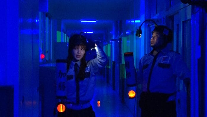 「学校きもだめし」(左から)加藤史帆、岡部大(C)フジテレビ