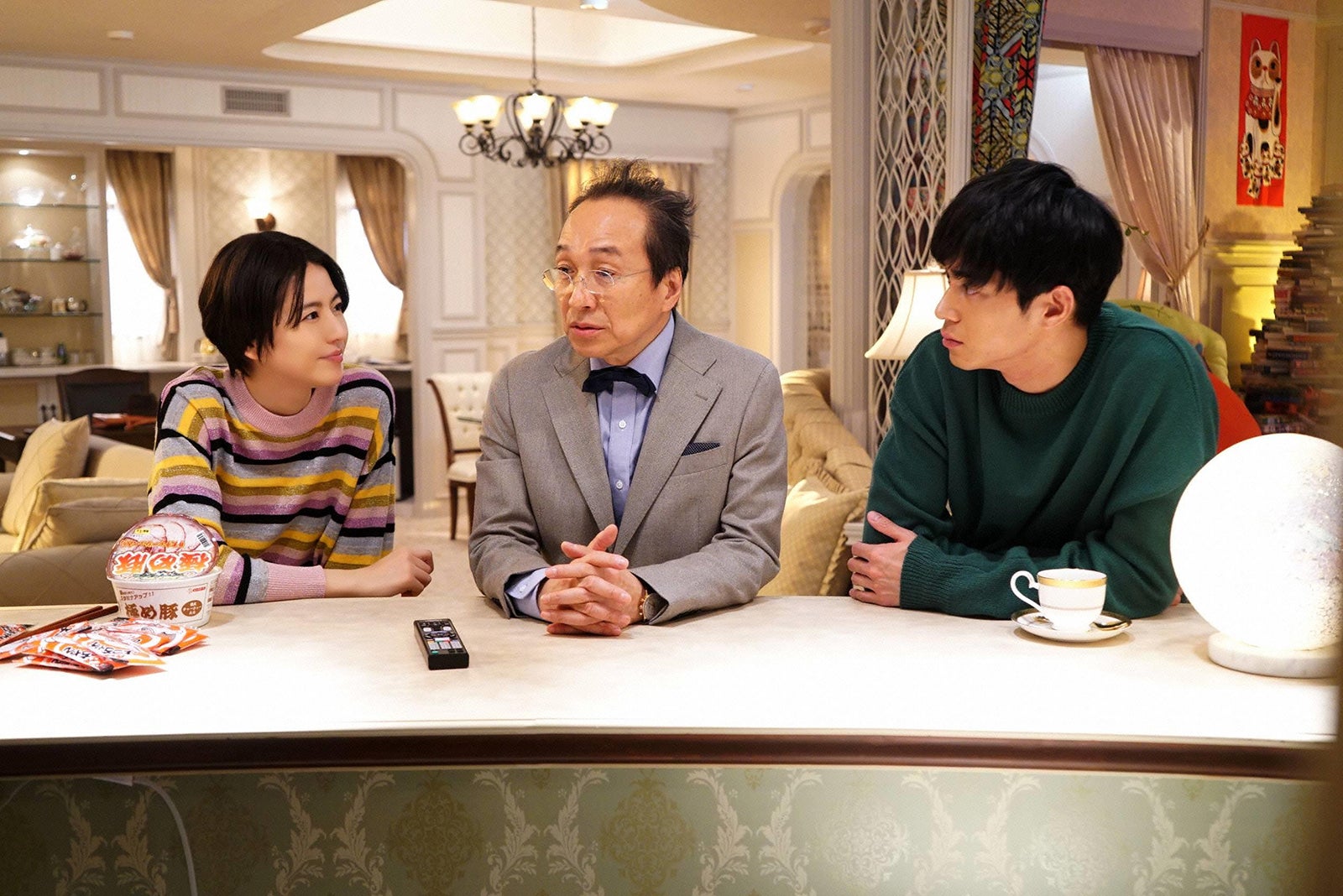 長澤まさみ、小日向文世、東出昌大（C）フジテレビ