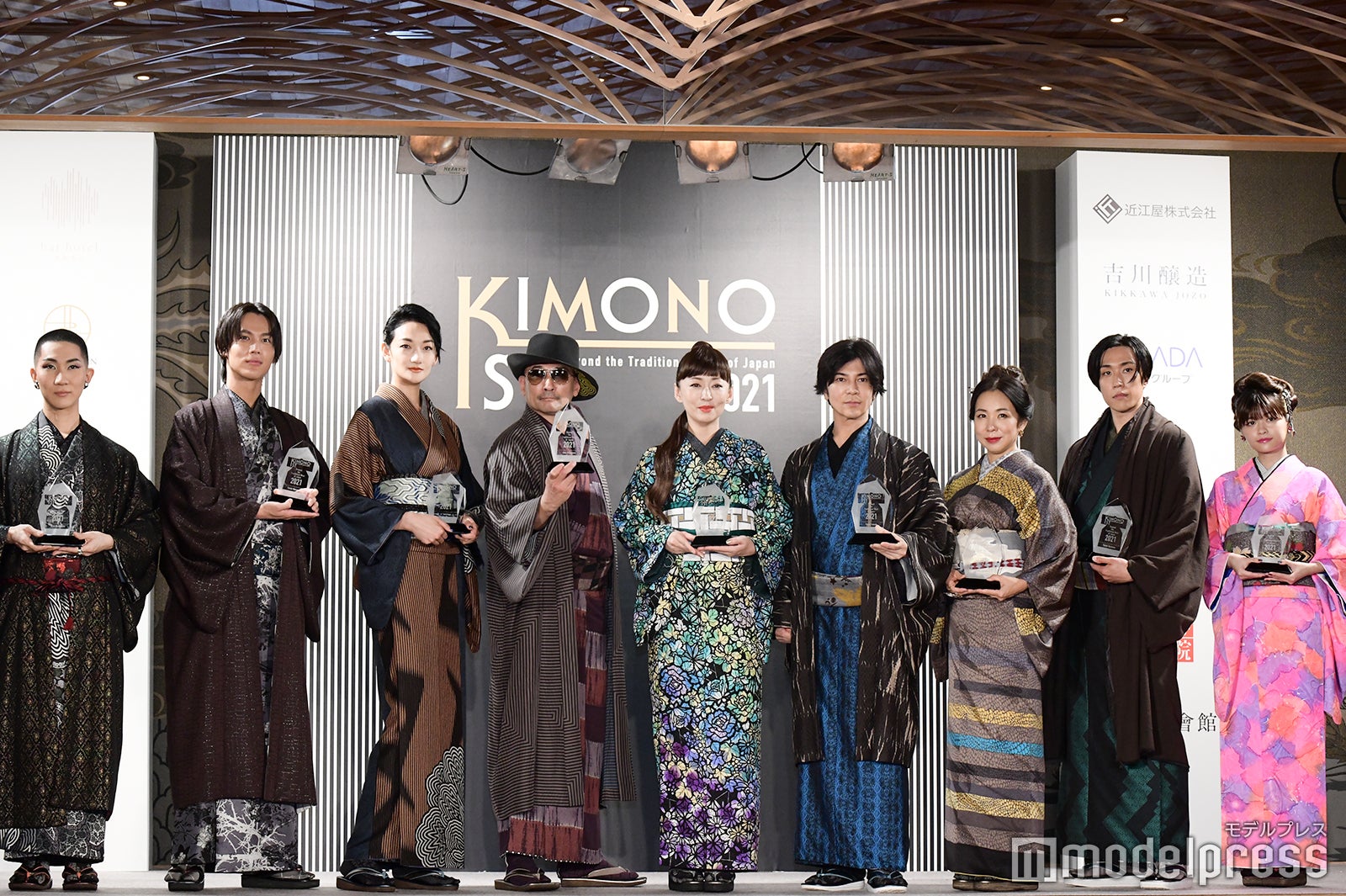 （左から）西村宏堂、中川大志、冨永愛、横山剣、松雪泰子、武田真治、永山祐子、早乙女太一、景井ひな （C）モデルプレス