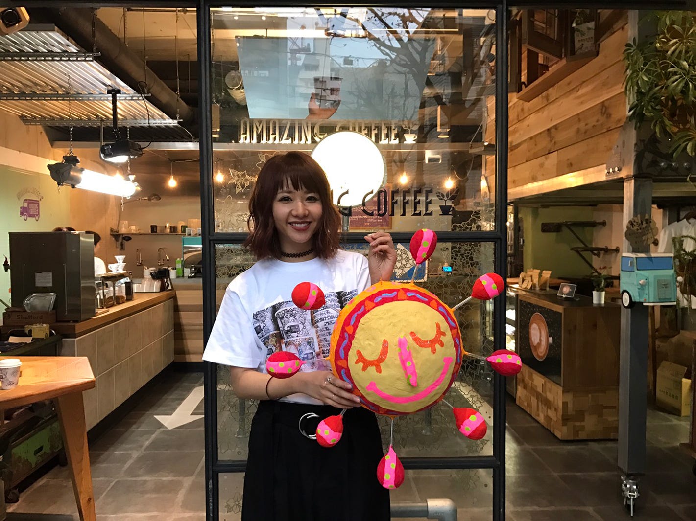 Dream Aya、「HAPPY DAY」がテーマの写真展スタート ラテやグッズでもコラボ