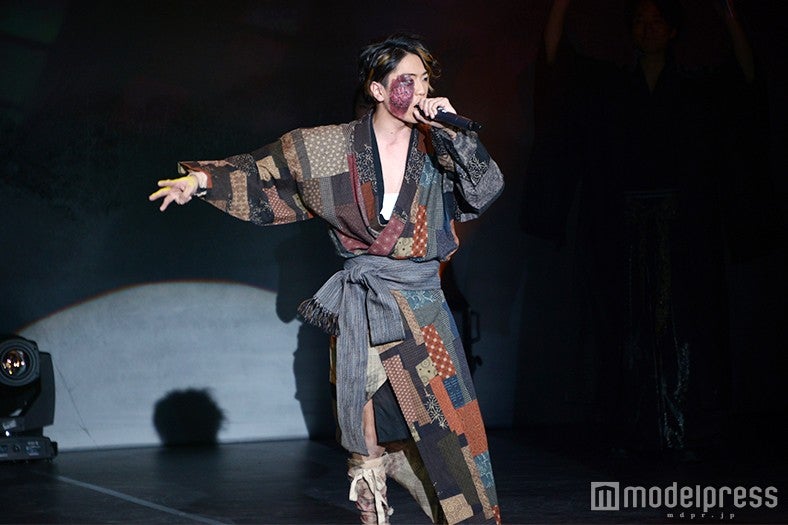 罰ゲームで歌唱／早乙女友貴（C）モデルプレス