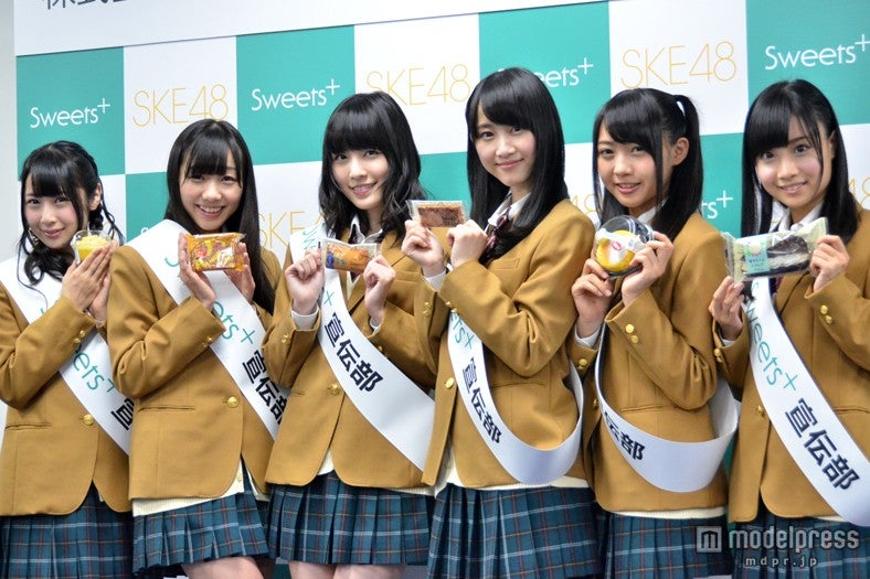 （左から）高柳明音、須田亜香里、松井珠理奈、松井玲奈、木崎ゆりあ、柴田阿弥