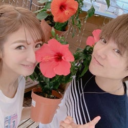 辻希美、夫・杉浦太陽との結婚記念日に2ショット公開「人生の半分…」