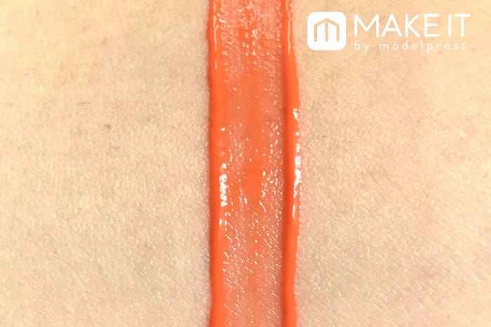 【バビメロ】「ハートウィンドウリップティント オイルタイプ」“01ダリア”使用 (C)メイクイット