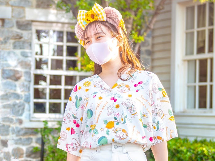 カチューシャ1,900円アロハシャツ4,200円(C)Disney