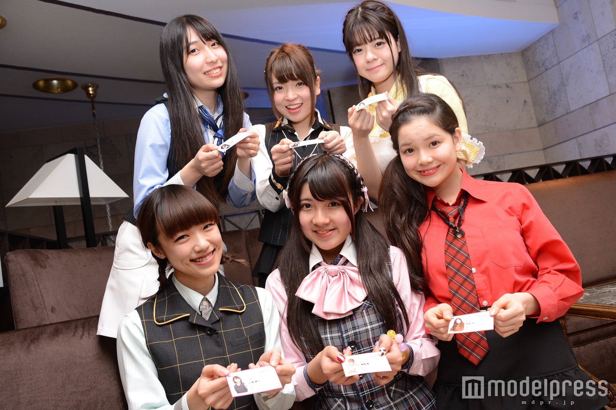 異色の“オフィス系”ガールズが堂々デビュー“カプ式会社ハイパーモチベーション”初ライブで「他のアイドルに負けない！」