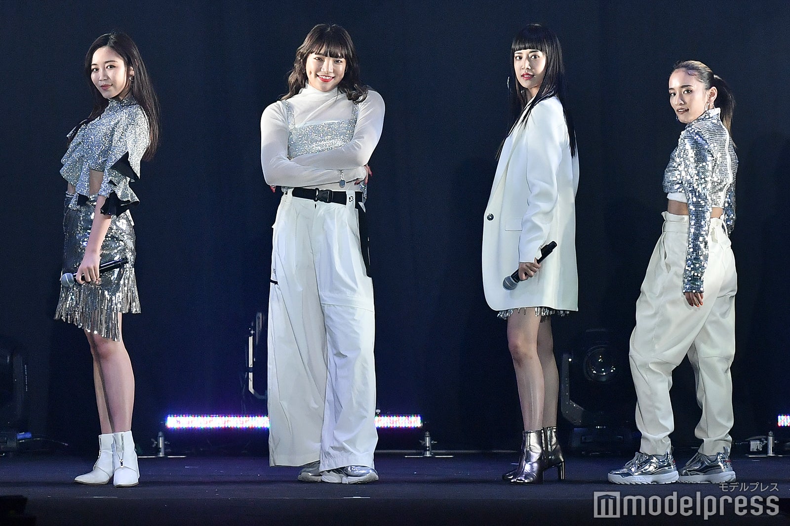 E-girls（C）モデルプレス