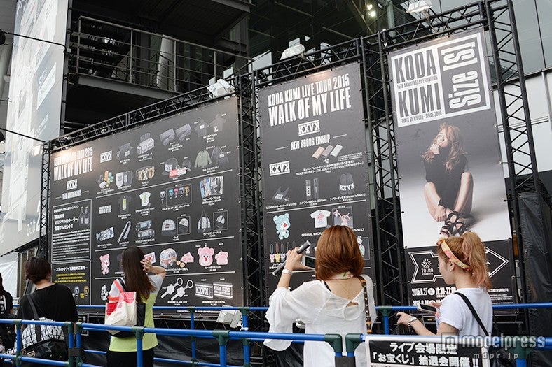 売切続出するほど人気のツアーグッズ