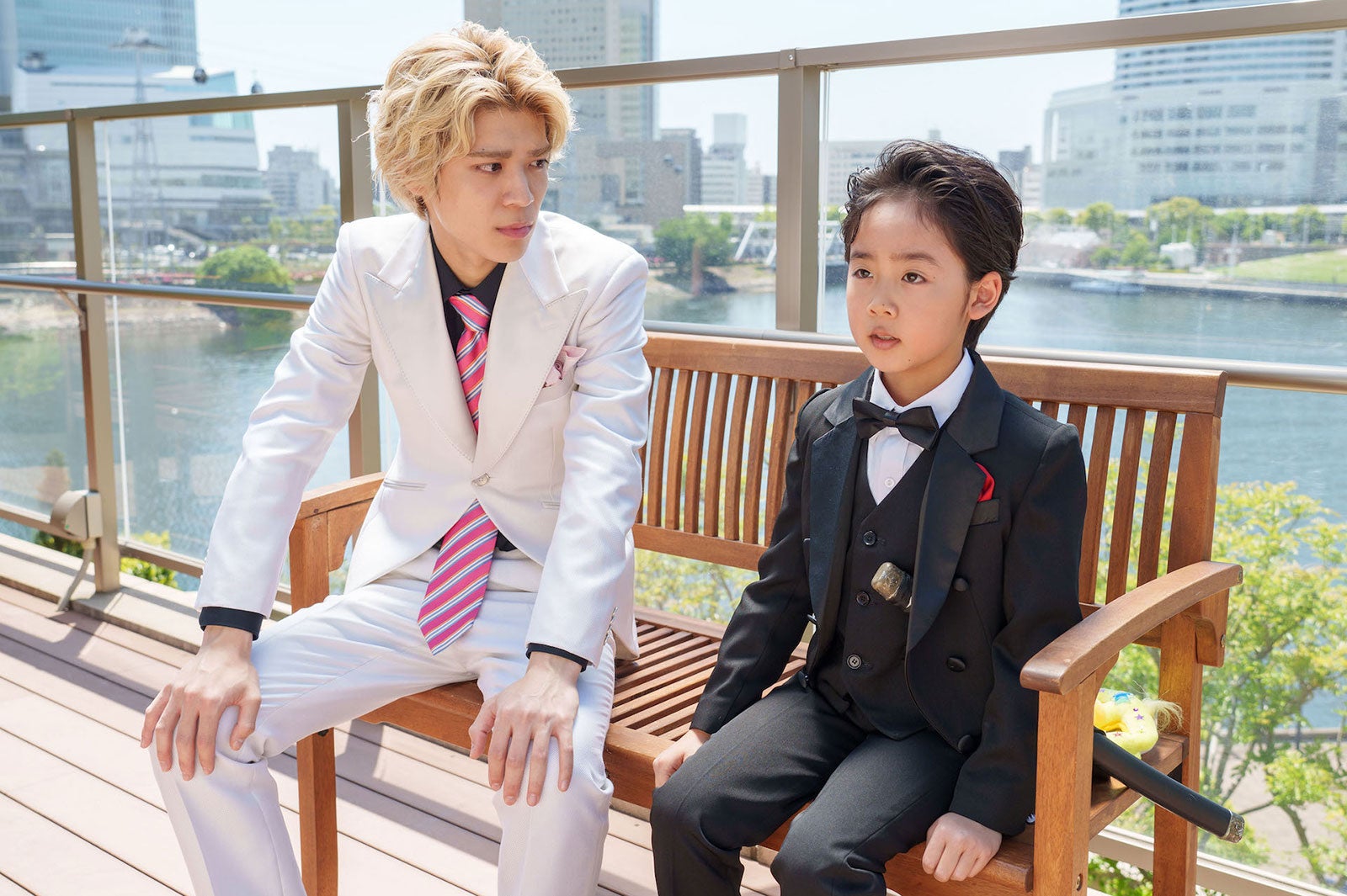 Sexy Zone松島聡「佑どののジブン探し」派手な白スーツ姿で結婚式参列 大ピンチも発生