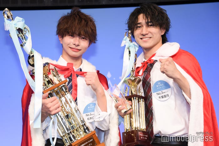 グランプリ・松本仁くん、準グランプリ・千葉亜月くん/「男子高生ミスターコン2021」(C)モデルプレス