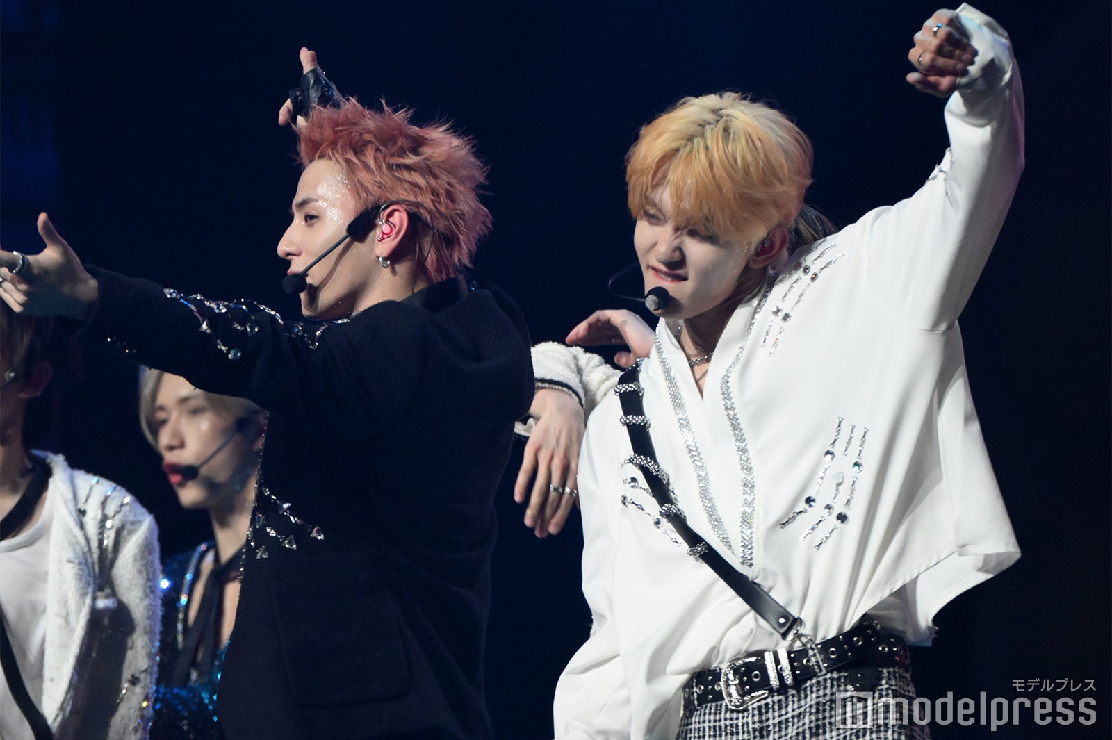 ブラックとホワイトのコントラストが美しい西洸人、田島将吾（C）モデルプレス