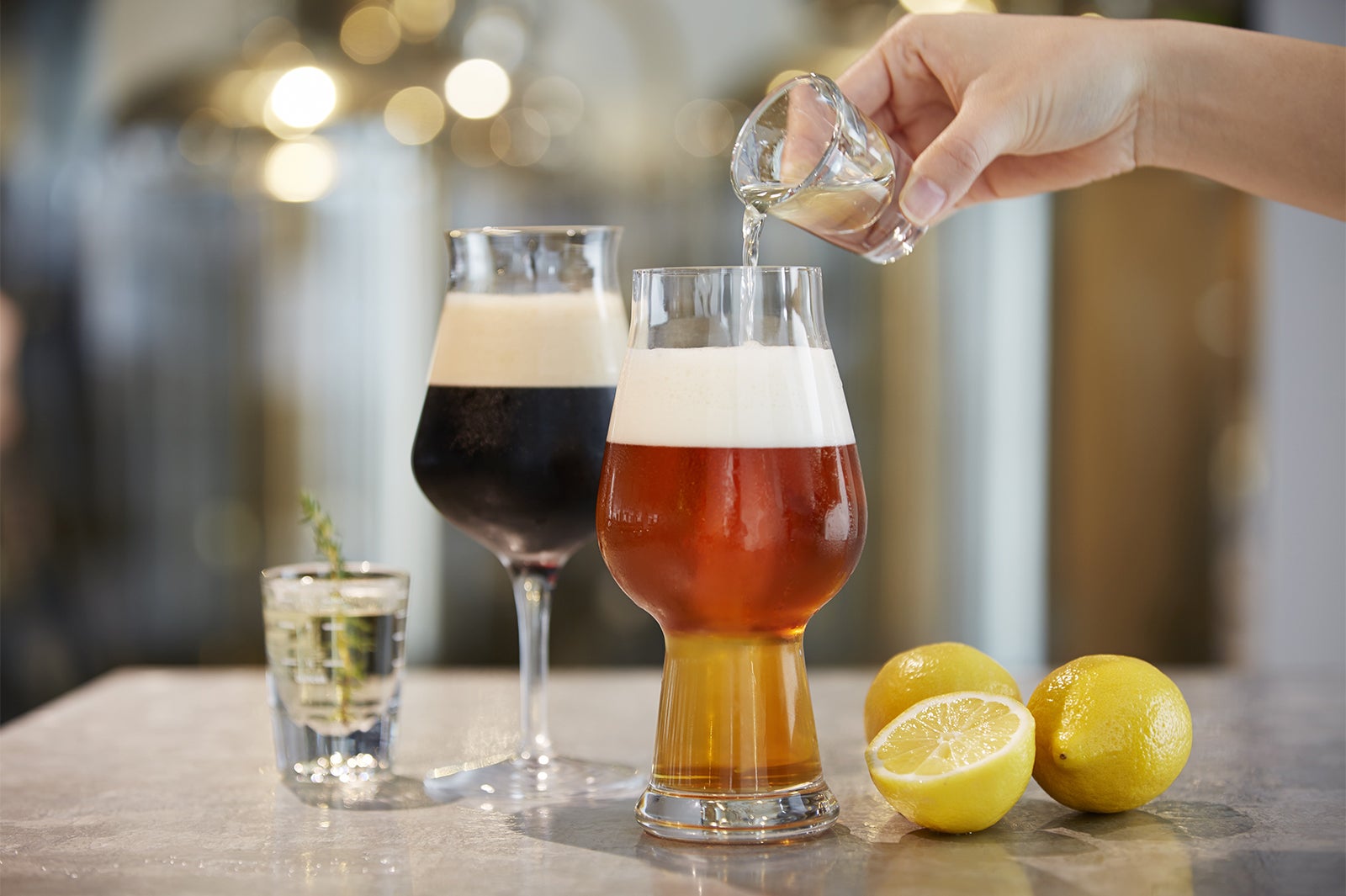 ビールに自家製レモネードをペアリング／画像提供：ブロードエッジ・ファクトリー