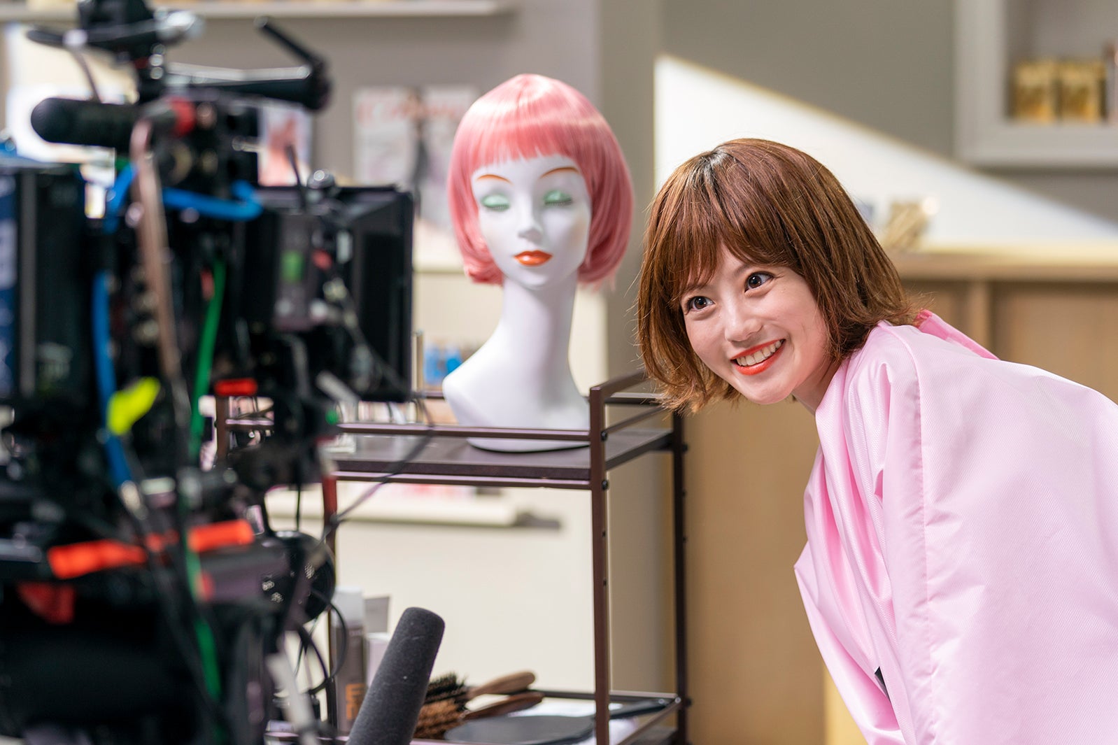 今田美桜／新CM「おトクみ、あふれる」篇オフショット（提供写真）