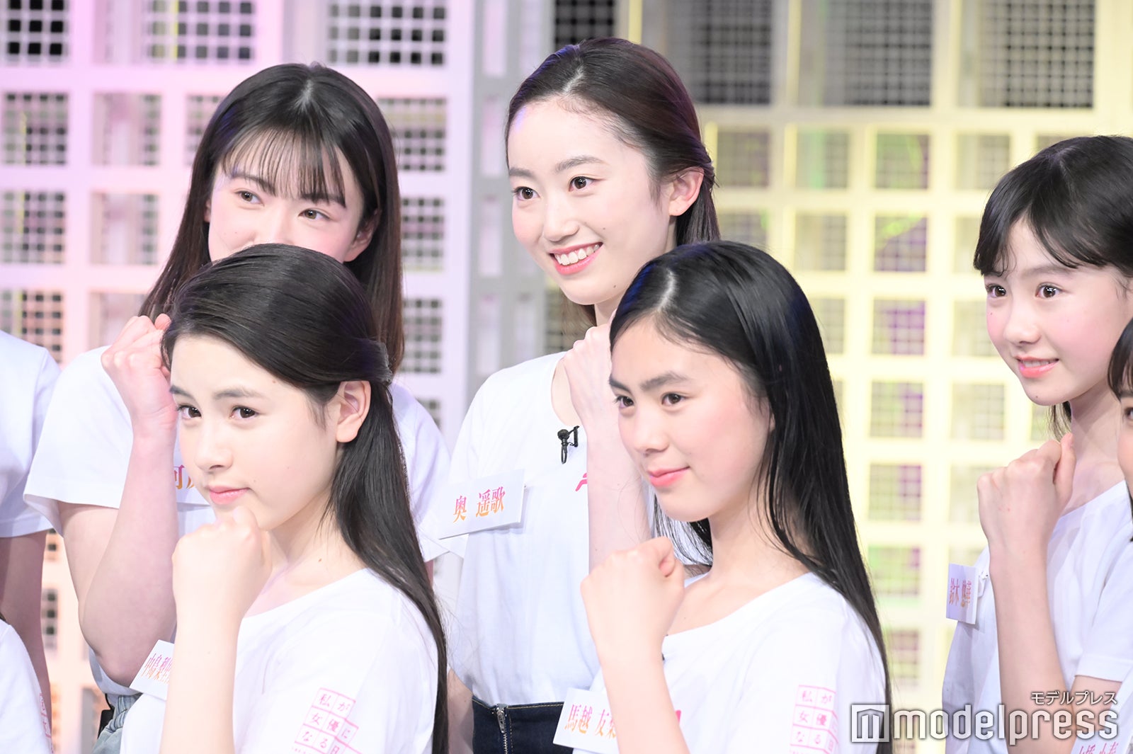 （前列左から）中島梨里香、馬越友梨（後列左から）大河原花菜、奥遥歌、鈴木悠華 （C）モデルプレス