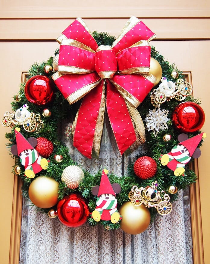 “リルリンリン”がいるクリスマスリース