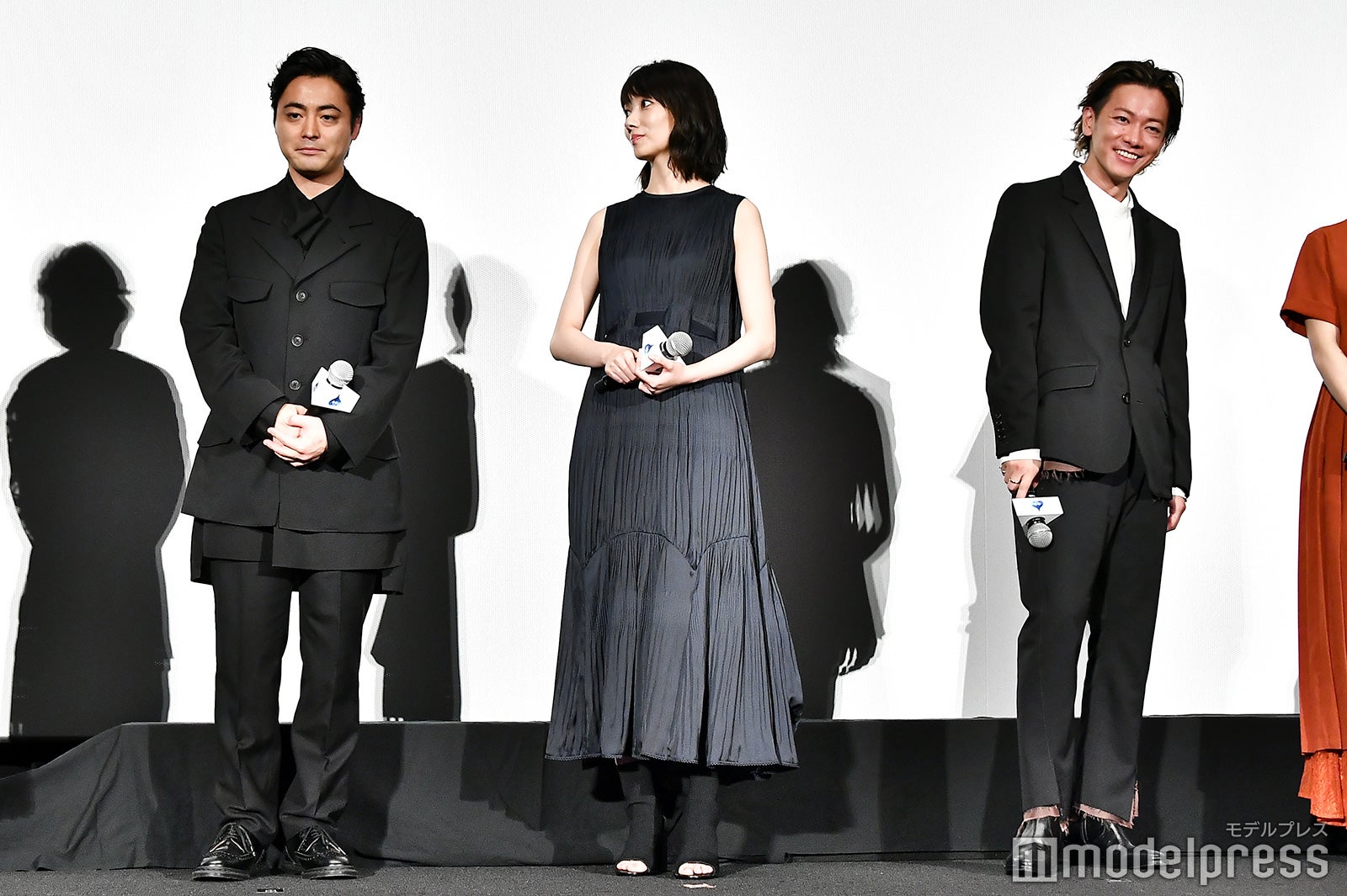 山田孝之、波瑠、佐藤健 （C）モデルプレス