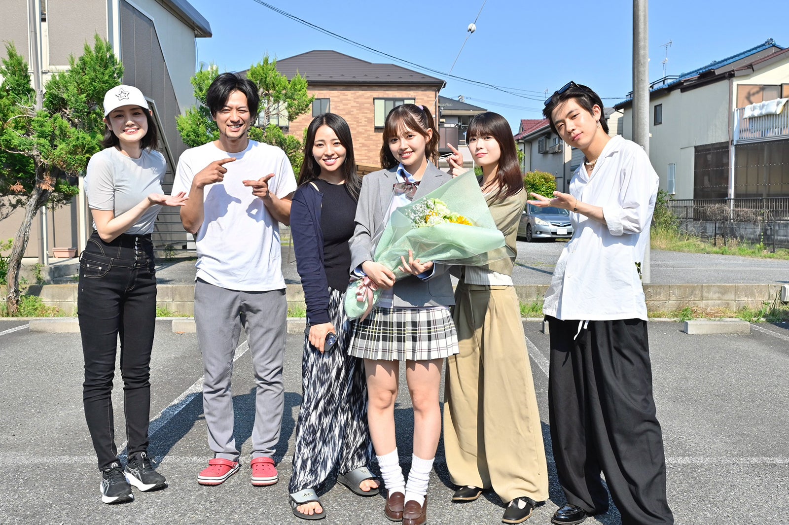 片山萌美、竹財輝之助、水崎綾女、森日菜美、岩本蓮加、田中洸希「そんな家族なら捨てちゃえば？」より（C）カンテレ