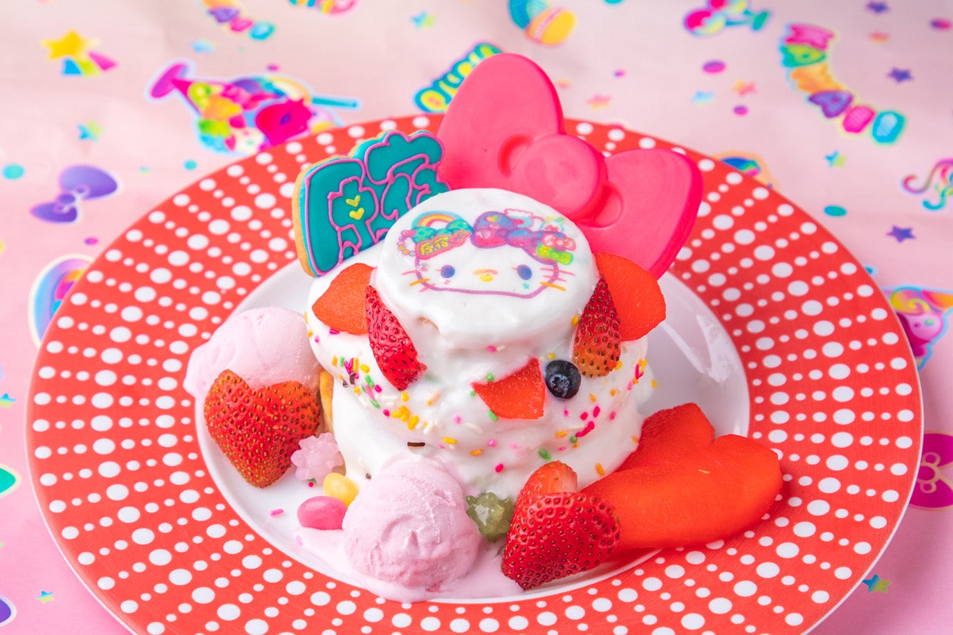 原宿×KAWAII×キティのウキウキパンケーキ ～リンゴのためいき～　1,580円（税別）／（C）1976, 2019 SANRIO CO.,LTD.APPROVAL NO. S601424 （C）KAWAII MONSTER CAFE