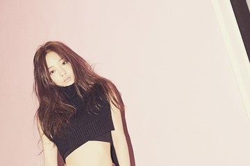 Karaハラ ウエストぶかぶか ほっそり美くびれを披露 モデルプレス Karaハラ ウエストぶかぶか ほっそり美くびれを披露 モデルプレス