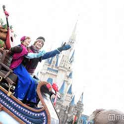 幻想的な「アナ雪」新パレード（C）Disney／「フローズンファンタジーパレード」（C）モデルプレス