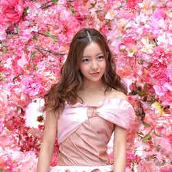 板野友美