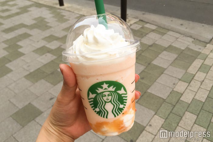 オレンジカラーでテンションアップ(C)モデルプレス