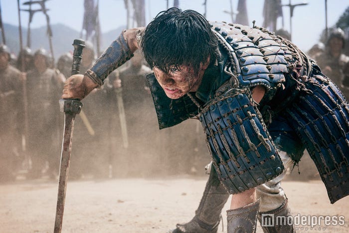 主人公・信(しん)を熱演する山崎賢人