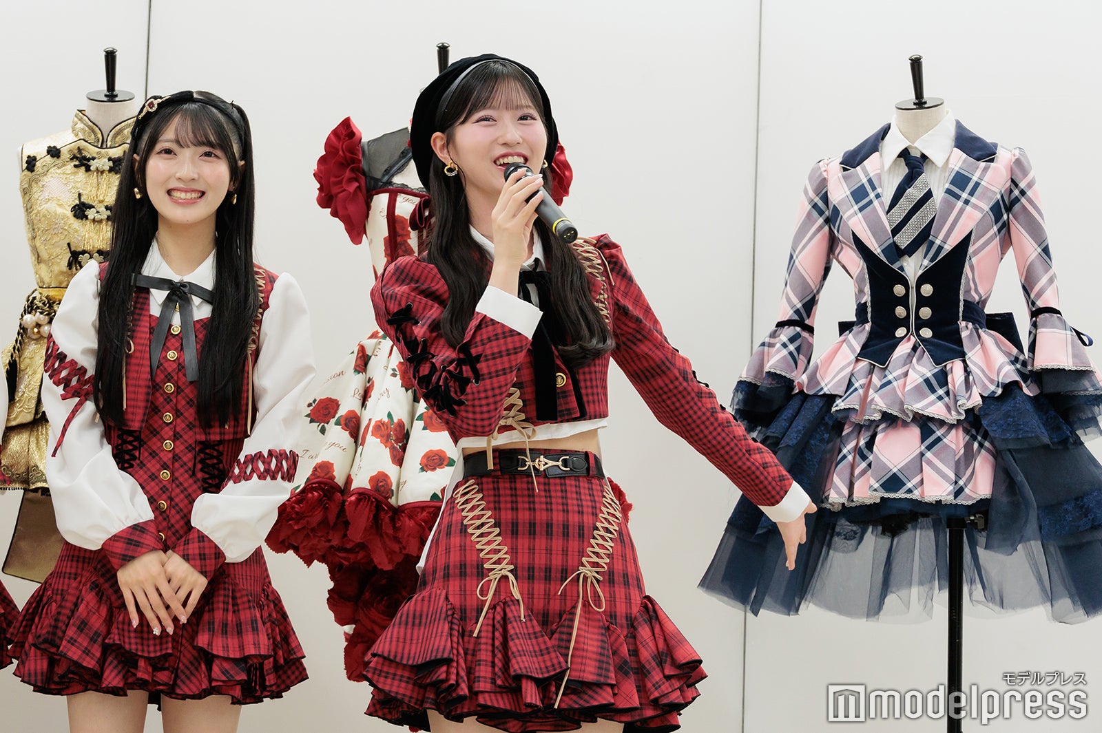 佐藤綺星、八木愛月（C）モデルプレス