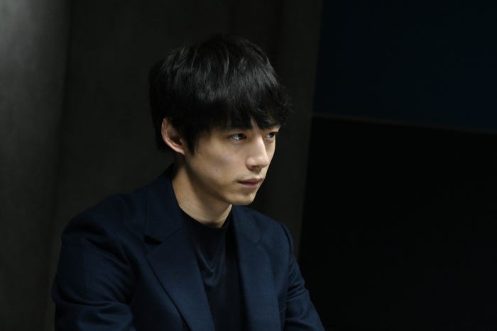 坂口健太郎 (C)カンテレ・フジテレビ