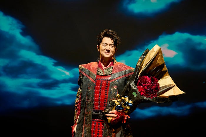 福山雅治(C)2025映画『ブラック・ショーマン』製作委員会