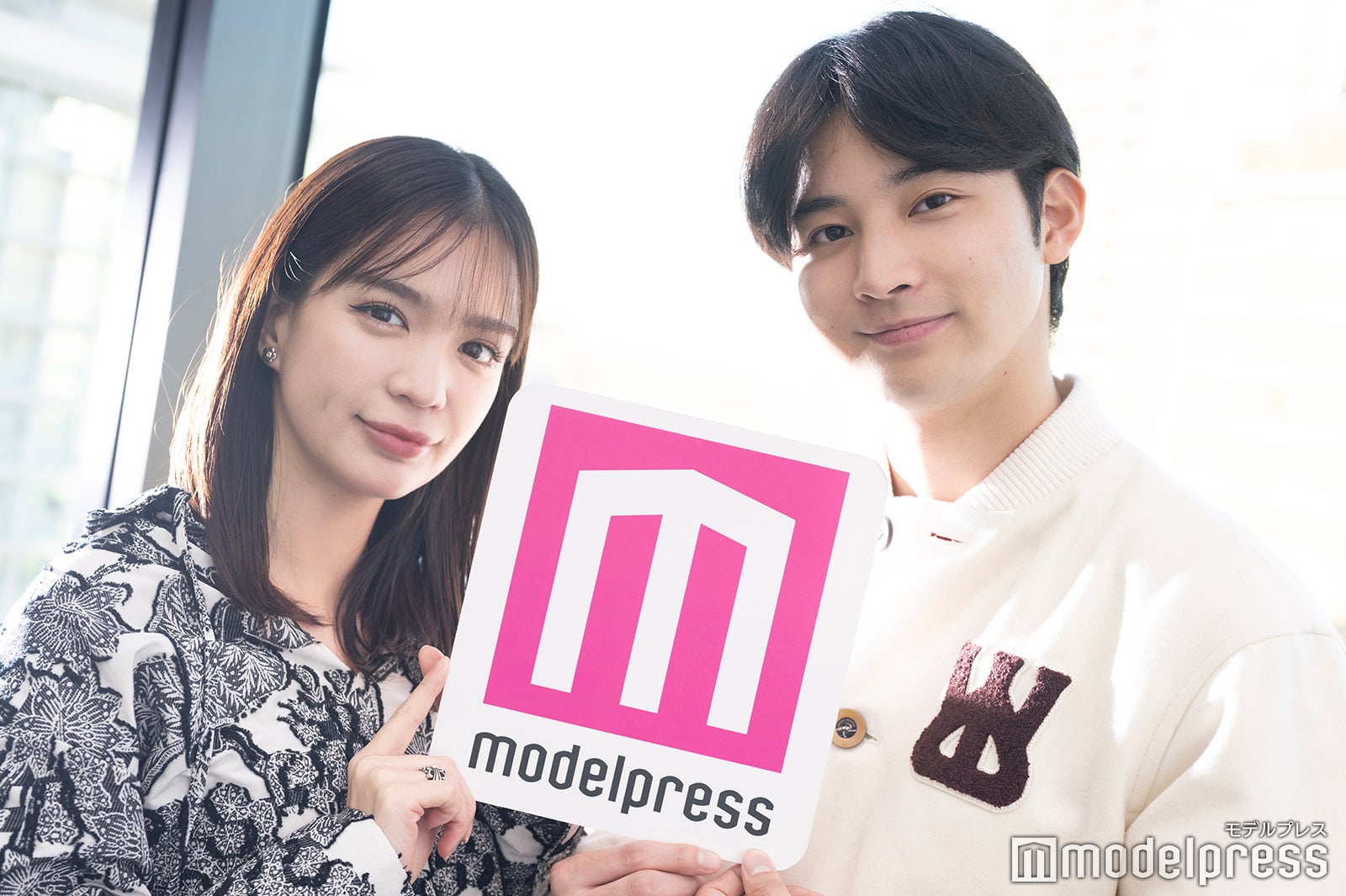 矢ヶ部初音、高崎凌（C）モデルプレス