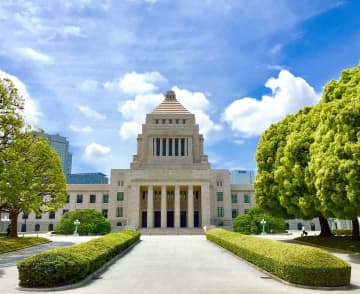 【高市政局】悲報「参院議長がキレたw」 国会首相選挙 議長台本「投票」を4連続「得票」と読み→4回事務方に注意され→ムカッ 「ヤバすぎるw」「コントw」「大丈夫か？」「議長vs役人w」