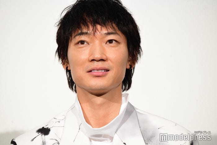 綾野剛(C)モデルプレス