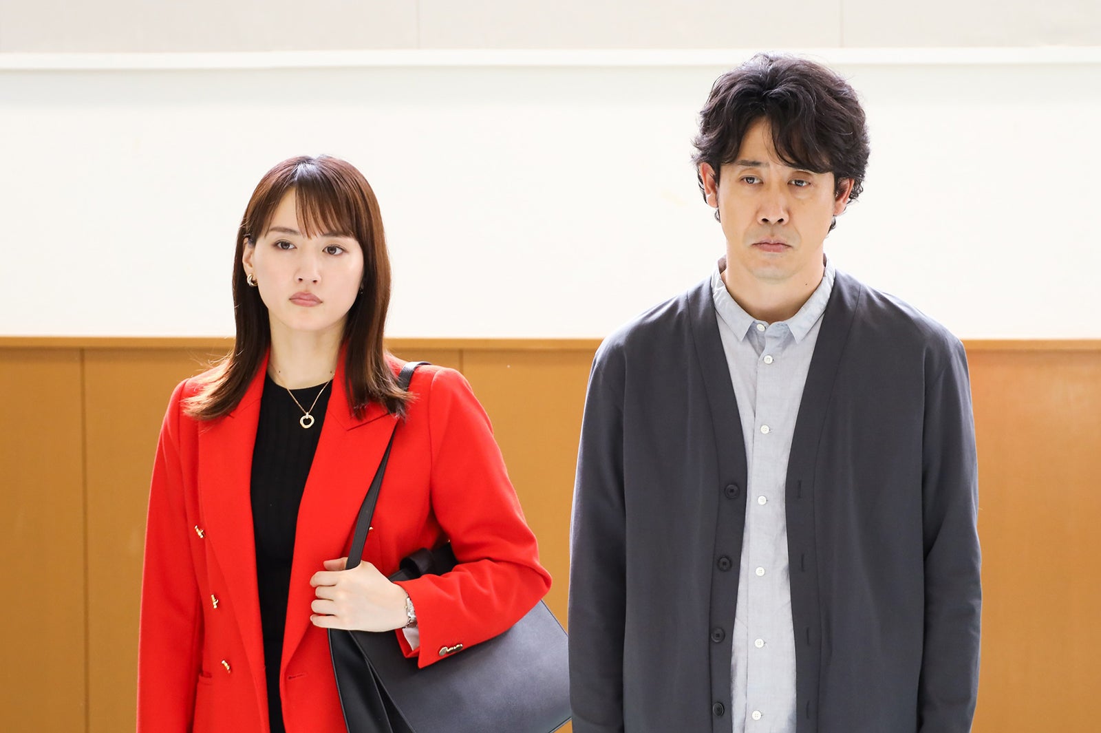 綾瀬はるか、大泉洋／「元彼の遺言状」第9話より（C）フジテレビ