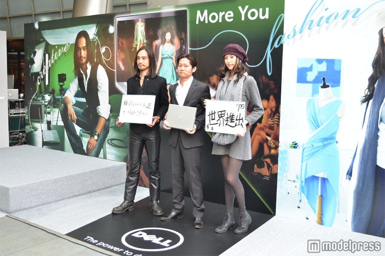 左から：一靖、原田洋次氏（デル株式会社コンシューマー＆SMB事業本部マーケティング本部長）、鮎美