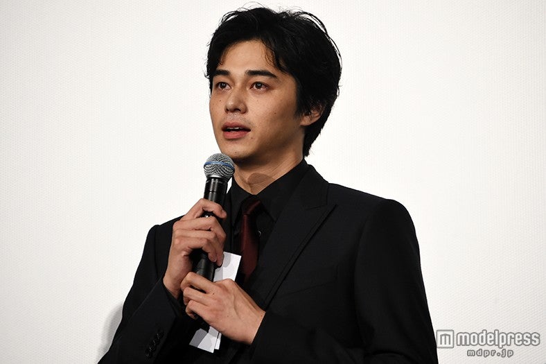 東出昌大、瞳潤ませる　“大先輩”からの襷に「これからも心血を注いで頑張る」