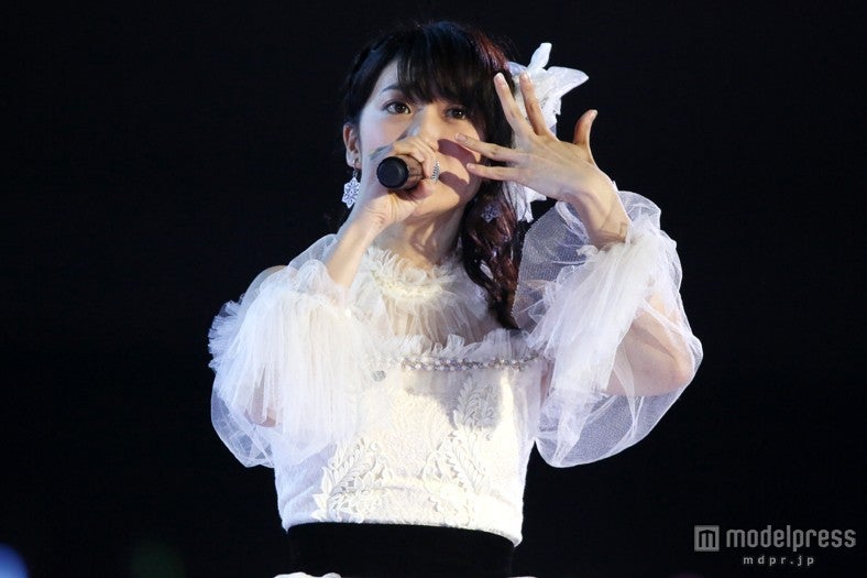 大島優子／「AKB48 2013 真夏のドームツアー～まだまだ、やらなきゃいけないことがある～」ナゴヤドーム公演2日目より（C）AKS