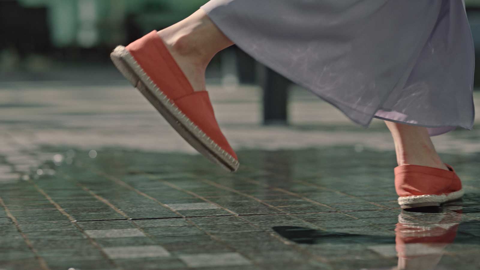 綾瀬はるか出演新CMより（提供写真）