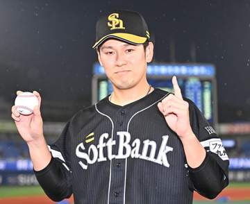 ソフトバンク・伊藤優輔がプロ初勝利 巨人から甲斐の人的補償で加入し2年目「関東で勝利できてよかった」 延長十一回に登板し1回無失点 十二回に打線が勝ち越し