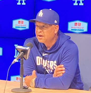 ドジャース 正捕手スミスが首の張りでスタメン落ち ロバーツ監督発表「寝違えたようだ」山本由伸はラッシングとバッテリー 前回登板は好相性