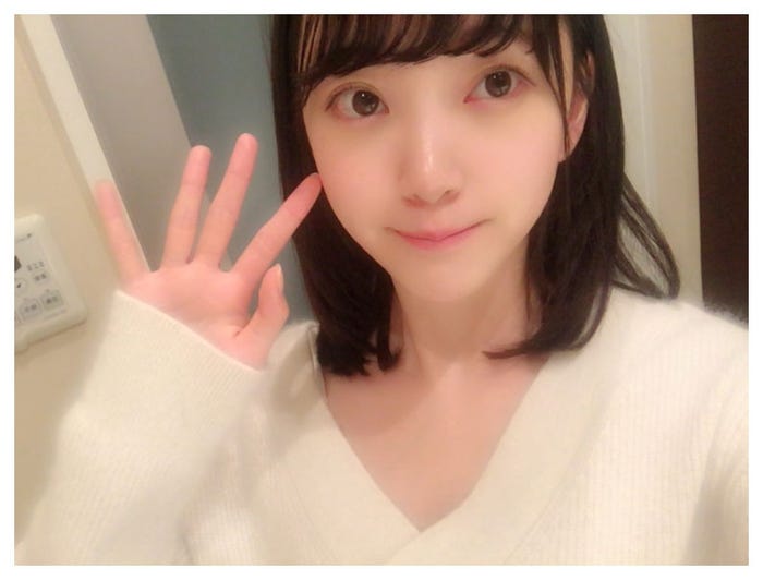ニューヘアを披露した堀未央奈/堀未央奈オフィシャルブログより