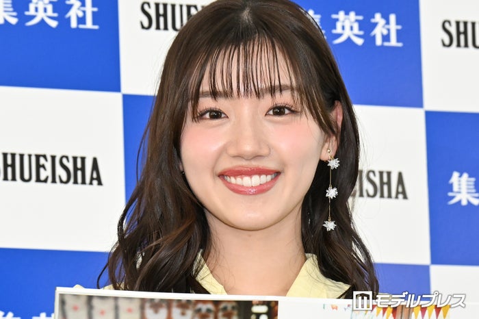 元日向坂46メンバー、白オフショルコーデで美デコルテ際立つ「透明感レベチ」「肩のラインが美しい」と反響