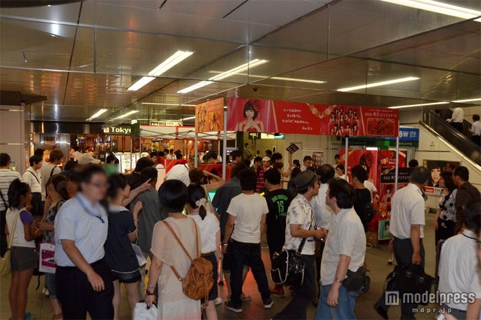 前田をパッケージにした土産物店にもファンが殺到