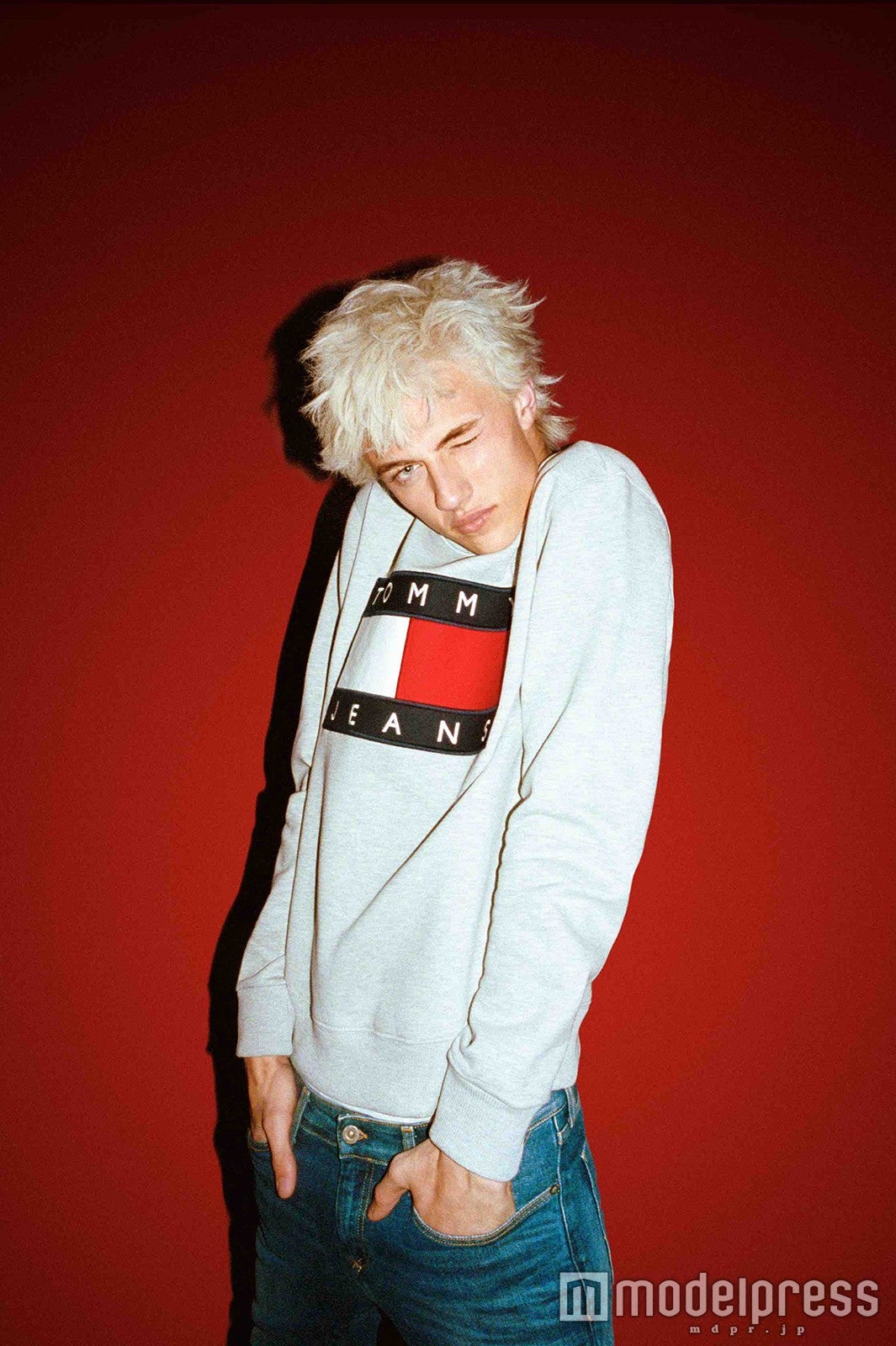 ラッキーブルー・スミス（画像提供：トミー ヒルフィガー ジャパン）