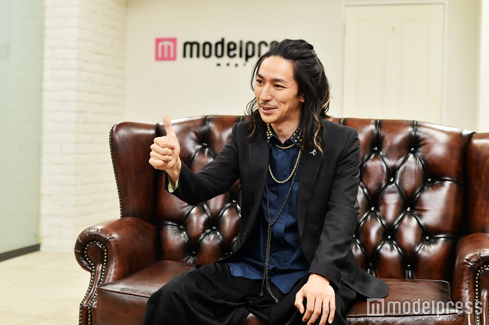 インタビューに応じたTAKAHIRO（上野隆博）／（C）モデルプレス